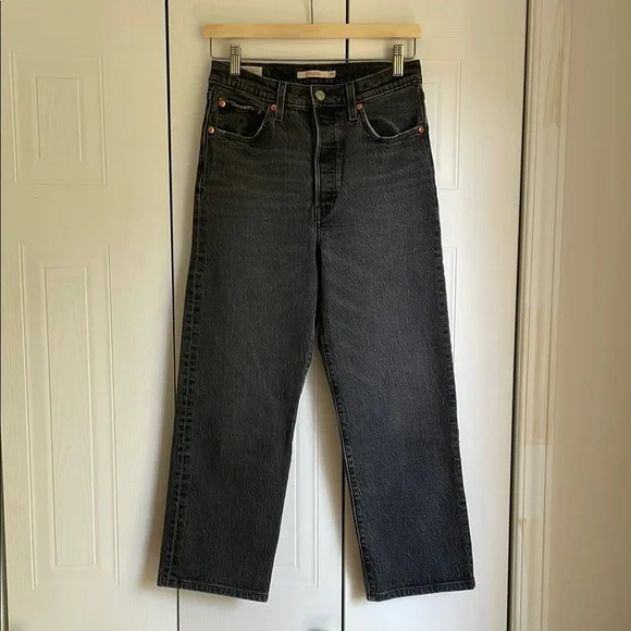 Levi's Ribcage Straight - Picture 2 of 8